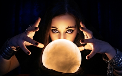 Αγωγή κατά μέντιουμ στις ΗΠΑ γιατί δεν έλυσε τα μάγια