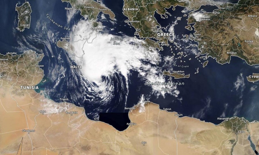 Κυκλώνας «Ιανός»: Σε κατάσταση έκτακτης ανάγκης Κεφαλονιά, Ιθάκη και Ζάκυνθος