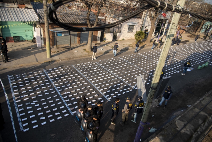 Αργεντινή: Κατασχέθηκε πάνω από 1,6 τόνος κοκαΐνης με προορισμό το Ντουμπάι, κρυμμένος σε φορτίο καλαμποκιού