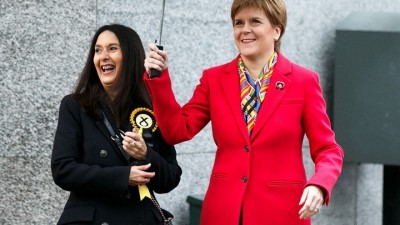 Σκωτία: Συνελήφθη η βουλευτής Margaret Ferrier για παραβίαση των μέτρων κατά του κορωνοϊό