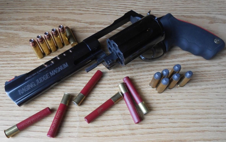 TAURUS  περίστροφα Judge 45Colt/.410