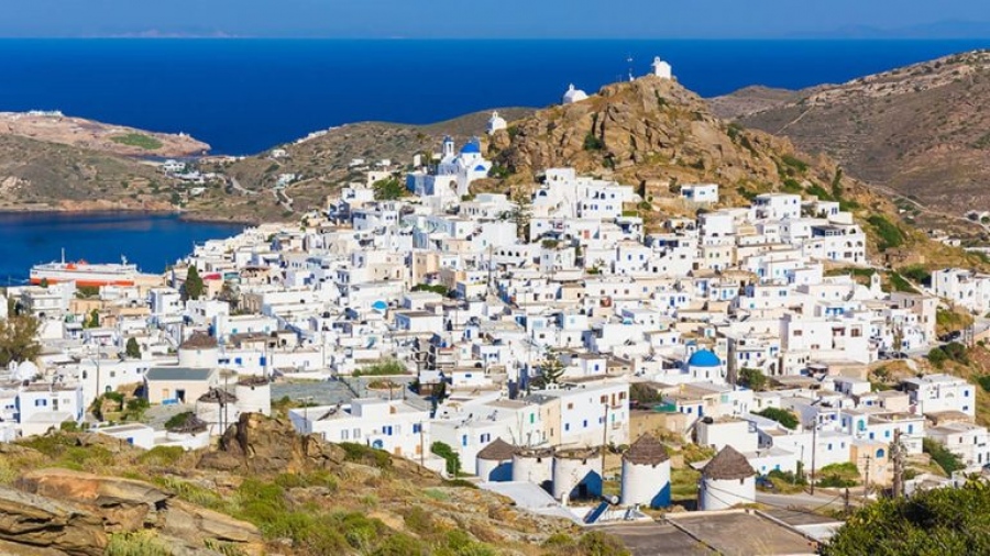 Άδειες για ξενοδοχεία σε Ίο και Χανιά