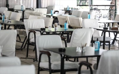 ΕΛΣΤΑΤ: «Χάθηκαν» 2,6 δισ. ευρώ από τον τζίρο εστίασης και καταλυμάτων στο β΄τρίμηνο 2020