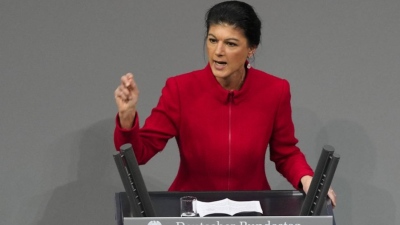 Κόλαφος η Wagenknecht για τις αποστολές όπλων στην Ουκρανία: Επικίνδυνη τρέλα - Οδεύουμε σε έναν μεγάλο ευρωπαϊκό πόλεμο
