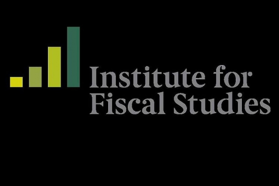 Institute for Fiscal Studies: Αναξιόπιστα τα δημοσιονομικά προγράμματα Εργατικών και Συντηρητικών στη Βρετανία
