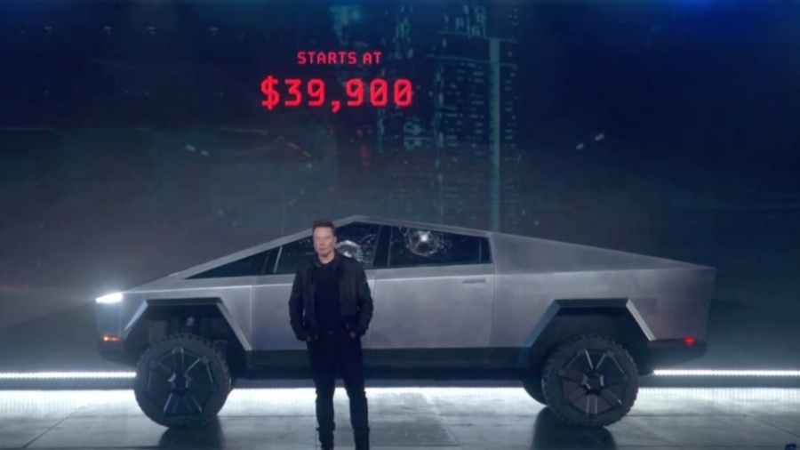 Tesla: Φιάσκο η παρουσίαση του νέου ηλεκτρικού φορτηγού - Τα τζάμια του δεν αποδείχθηκαν τόσο άθραυστα όσο υποστήριζε ο Musk