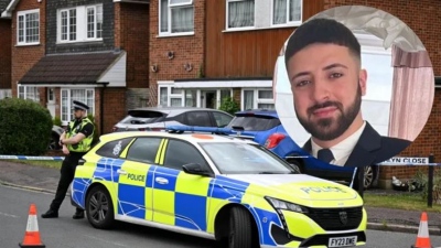 Σοκ στη Βρετανία: Δολοφόνησαν τη σύζυγο και τις δυο κόρες διάσημου σχολιαστή του BBC - Κυκλοφορεί ελεύθερος ο δράστης