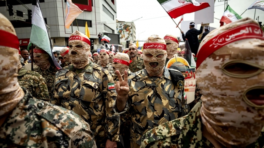 Iran prepares shock invasion of Bahrain and UAE - Dual chokehold plan targets Hormuz and Red Sea