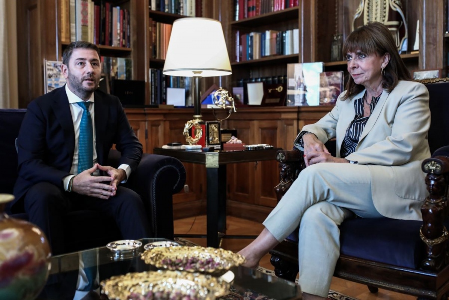 Στο Προεδρικό Μέγαρο ο Ανδρουλάκης για τη διερευνητική εντολή - Θα την παραδώσει - Σε υπηρεσιακή κυβέρνηση και εκλογές στις 25/6