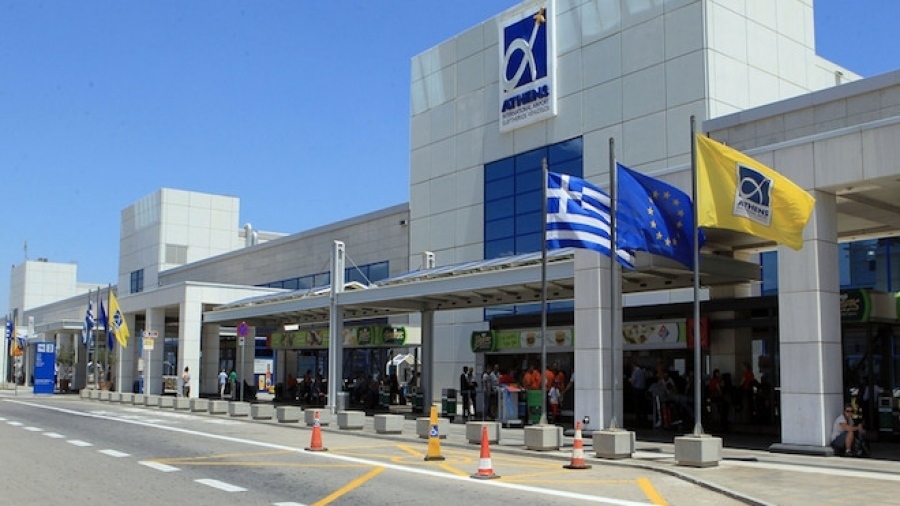 Νέα κανονικότητα οι καθυστερήσεις στο «Ελ. Βενιζέλος» – Πάνω από μία ώρα η αναμονή για χιλιάδες ταξιδιώτες