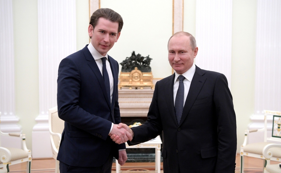 Putin και Kurz συζήτησαν το ενδεχόμενο να προμηθευθεί η Αυστρία το ρωσικό εμβόλιο Sputnik-V
