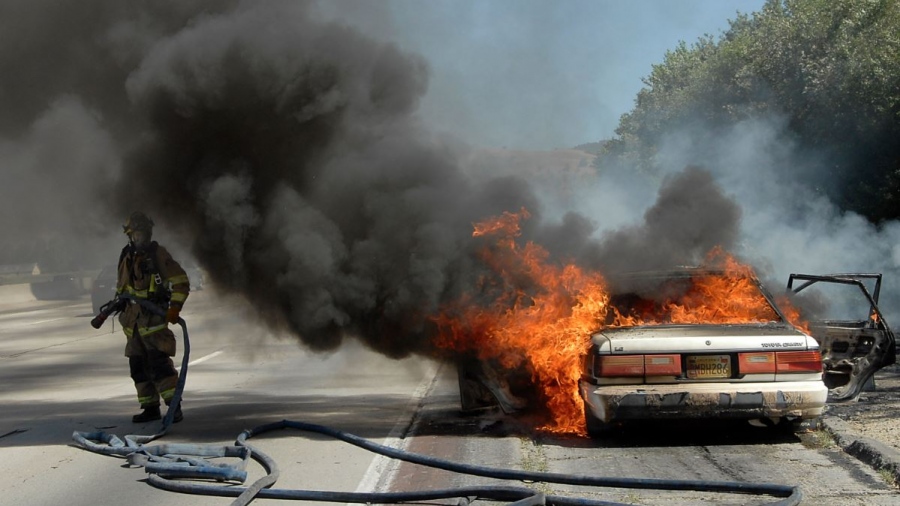 Κατεχάκη: Φωτιά σε αυτοκίνητο στο ύψος της Καισαριανής - Κινητοποίηση της Πυροσβεστικής