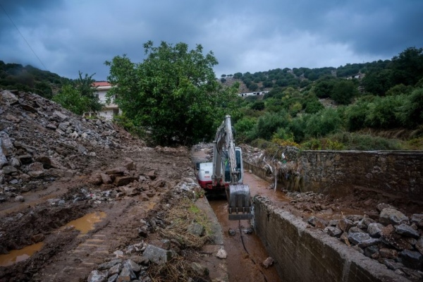 Κακοκαιρία στην Κρήτη: Ήχησε 112 σε όλο το νησί - Κλειστοί δρόμοι και σχολεία