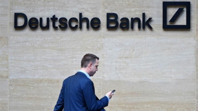 Κλυδωνίζεται και η Deutsche Bank – Sell off στα ομόλογα AT1, στα ύψη τα CDS - Καθησυχάζει ο Scholz