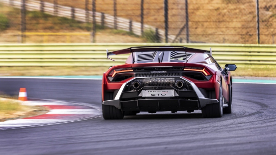 Η Lamborghini φέρνει την επανάσταση με το σύστημα Active Wheel Carrier