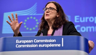 Malmstrom: Έτοιμη η ΕΕ για αντίποινα εάν οι ΗΠΑ επιβάλλουν πρόσθετους δασμούς στα ευρωπαϊκά αυτοκίνητα