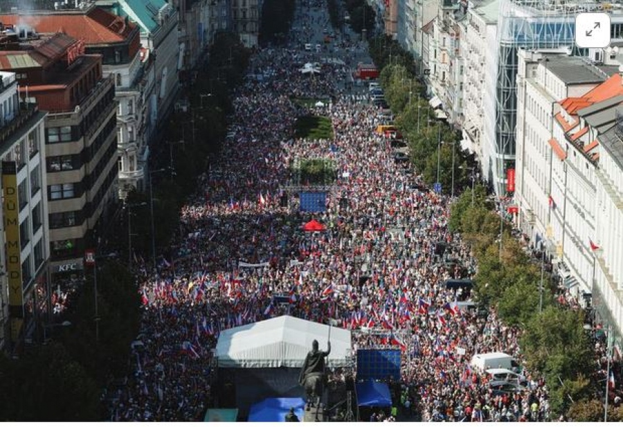 Αντιδυτικές, φιλορωσικές διαδηλώσεις στην Τσεχία - Χιλιάδες πολίτες ζητούν να πάψει η στρατιωτική βοήθεια στην Ουκρανία