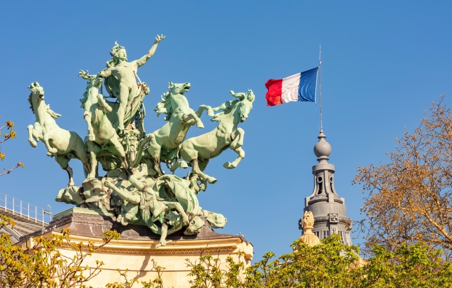 No from France: Excludes Russian assets in French banks from Ukraine loan