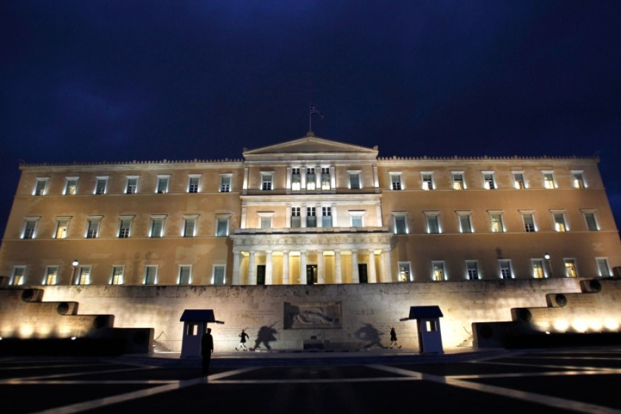 Γραφείο Προϋπολογισμού Βουλής: Εστίες αβεβαιοτήτων τα NPLs, αναδρομικά και εκλογές για την ελληνική οικονομία