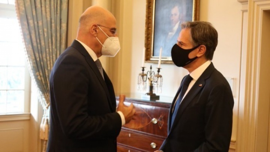 Επικοινωνία Δένδια – Blinken: Ο Αμερικανός ΥΠΕΞ ευχαρίστησε την κυβέρνηση για την αποστολή όπλων στην Ουκρανία