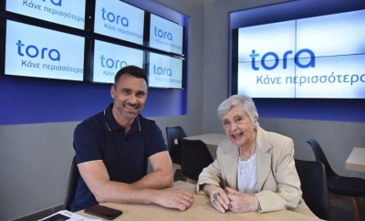 Γιώργος Καπουτζίδης και Έφη Παπαθεοδώρου πληρώνουν το… λογαριασμό εύκολα και γρήγορα