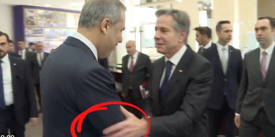 Ο Blinken πήγε να αγκαλιάσει τον Τούρκο ΥΠΕΞ, εκείνος τον έκοψε, του έδωσε απλώς το χέρι