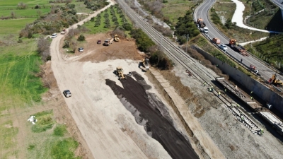 Τέμπη: Απομακρύνθηκαν τα βαγόνια από το σημείο της τραγωδίας