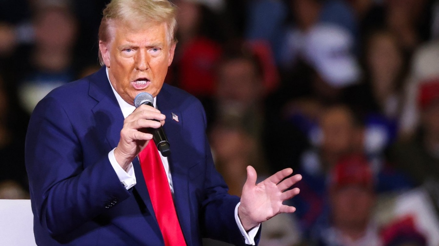 Νέα αιχμηρή παρέμβαση Trump: «Η Ρωσία θα είχε τελειώσει τον πόλεμο σε μία ημέρα... αν δεν είχε ακούσει αυτόν τον ανόητο στρατηγό»