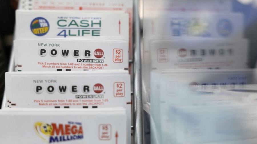 Αδιανόητη τύχη - Κέρδισε το λόττο παίζοντας αριθμούς από πινακίδες αυτοκινήτων