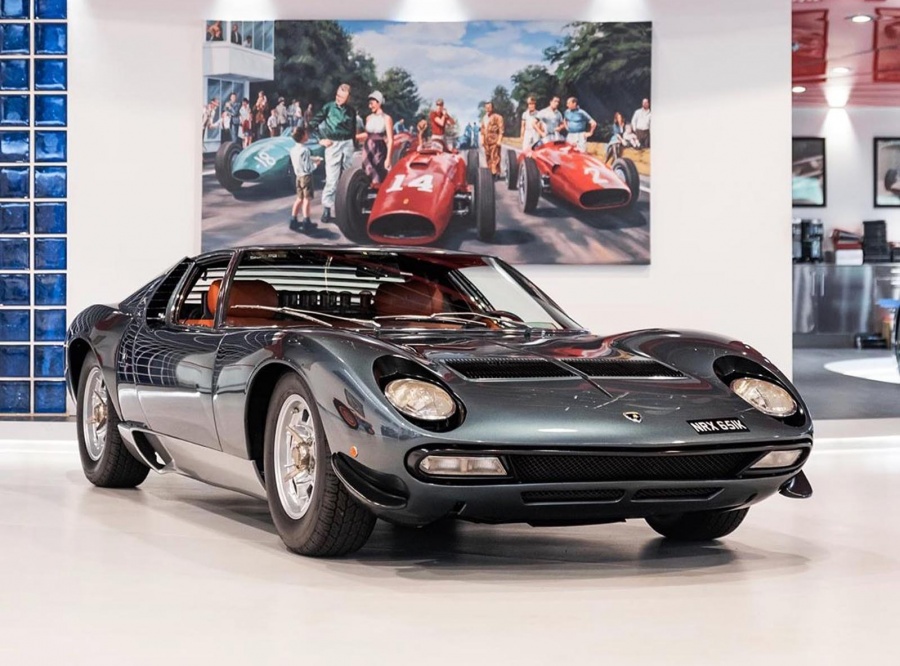 Πως σας φαίνεται αυτή η βασιλική Lamborghini Miura;