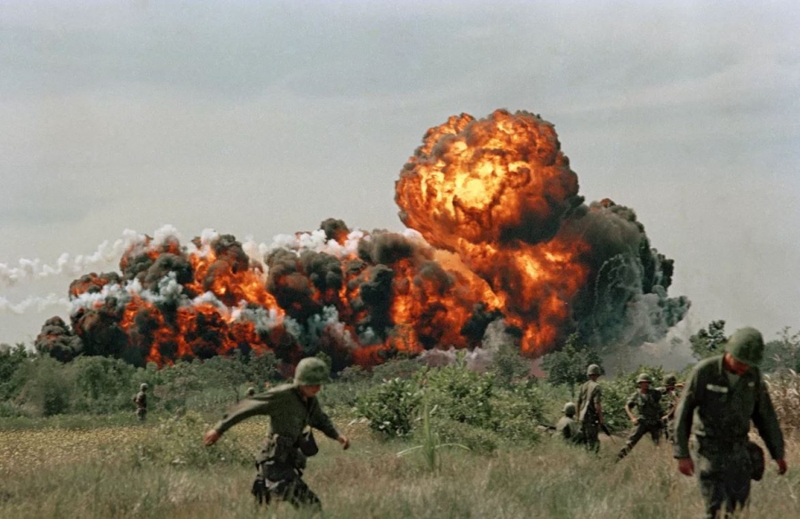 Φρικτός εφιάλτης για τις ΗΠΑ –  Γιατί η σύγκρουση στην Ουκρανία ξυπνά έντονες μνήμες από την καταστροφική ήττα στο Βιετνάμ