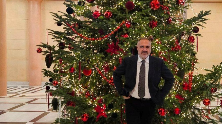 Χριστουγεννιάτικο μήνυμα Δημητροκάλλη: Έμφαση σε Πατρίδα, Θρησκεία και Οικογένεια