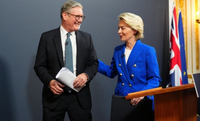 Στον αέρα το σχέδιο για την κατάσχεση  των ρωσικών assets, αγωνία στην ΕΕ  – Επικοινωνία von der Leyen και Starmer