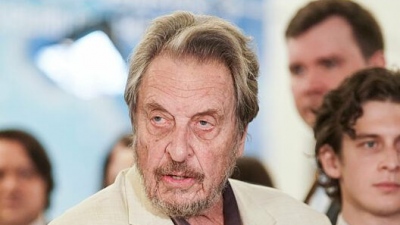 Ο Errol Musk δήλωσε ότι υποστηρίζει τη Ρωσία στη σύγκρουση στην Ουκρανία