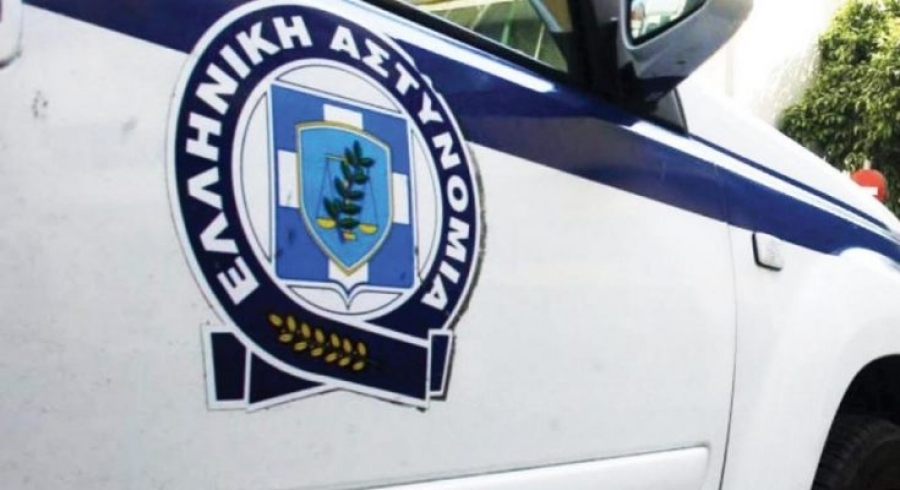 Δεκάδες αστυνομικοί στο κύκλωμα παράνομων ελληνοποιήσεων - Στο Εσωτερικών Υποθέσεων ο Θεοδωρικάκος