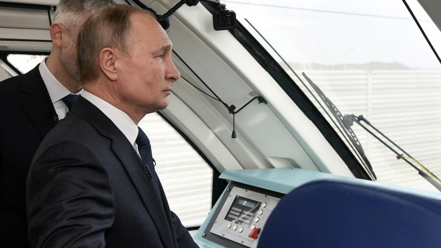 Ρωσία: Γιατί ο Putin ταξιδεύει πλέον με τρένο κι όχι με αεροπλάνο - Η ειδική κατασκευή με θωρακισμένα βαγόνια, τρεις μηχανές