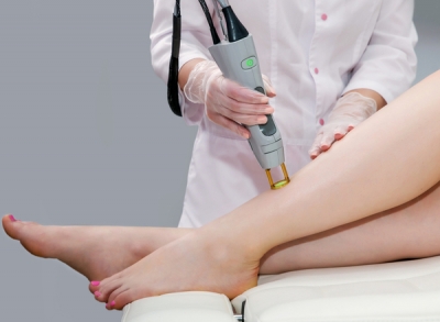 Απίστευτη καταγγελία στην Κρήτη: Πήγε για αποτρίχωση και κατέληξε στο χειρουργείο, «χτύπησαν αδένες»