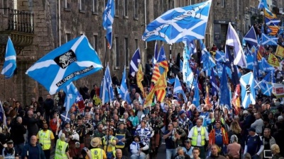 Ογκώδης διαδήλωση υπέρ της ανεξαρτησίας της Σκωτίας στη Γλασκώβη