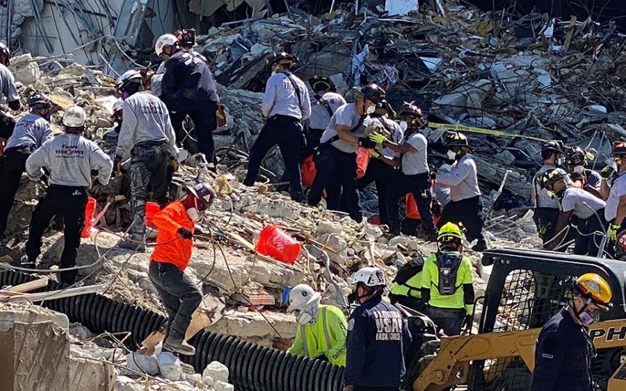 Κατάρρευση κτιρίου στη Φλόριντα: Σβήνουν οι ελπίδες για εντοπισμό επιζώντων