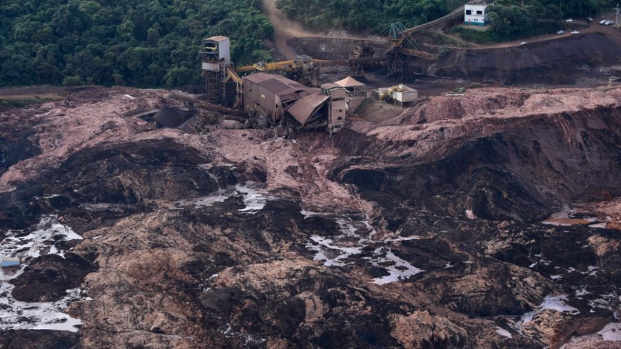 Τραγωδία στη Βραζιλία, 58 νεκροί και 305 αγνοούμενοι από την κατάρρευση φράγματος