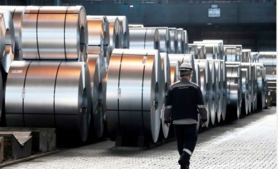 Η ευρωπαϊκή χαλυβουργία πιέζει τις Βρυξέλλες να επιβάλουν δασμούς στα μέταλλα – SOS για κίνδυνο κατάρρευσης