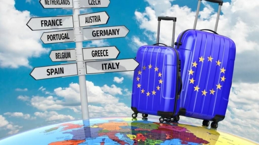 Οι Βρετανοί κάνουν άνω κάνω κάτω την ελληνική τουριστική αγορά - Ανησυχία σε δημοφιλείς προορισμούς