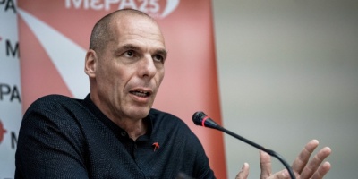 Βαρουφάκης: Να μας πει η κυβέρνηση πότε θα αφήσει τη γενική απομόνωση και θα περάσει στη δεύτερη φάση για τον κορωνοϊό