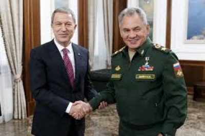 Μπαράζ τηλεφωνικών συνομιλιών Shoygu – Akar και των επιτελείων τους