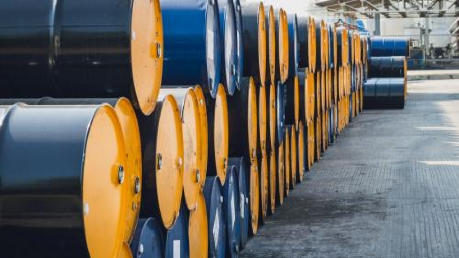 Η ΕΕ εξετάζει το πλαφόν 100 δολαρίων ανά βαρέλι για το ρωσικό ντίζελ - Εντείνεται ανησυχία σοβαρές ελλείψεις