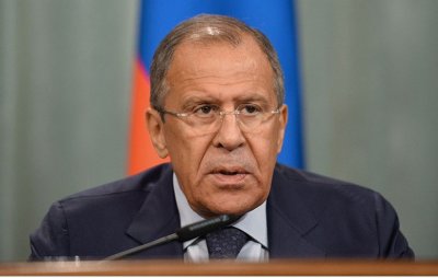 Lavrov: O Macron αποδέχθηκε πρόσκληση για να επισκεφθεί τη Ρωσία