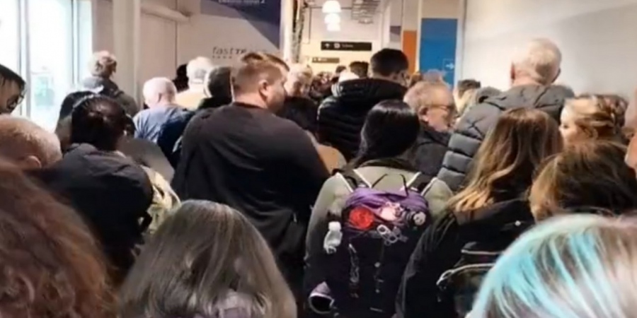 Χάος στα αεροδρόμια της Βρετανίας, εξαιτίας τεχνικού προβλήματος