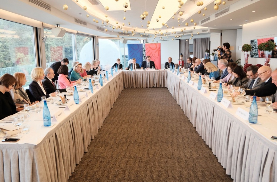 Συνάντηση Πιερρακάκη με πρέσβεις ΕΕ - Η Ευρώπη χρειάζεται επιτάχυνση μεταρρυθμίσεων και δημοσιονομική ισορροπία