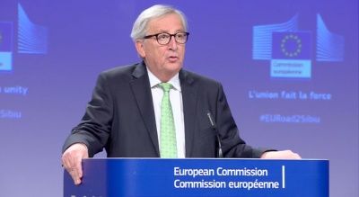 Juncker: Η Ευρώπη δεν έπρεπε να επιτρέψει στο ΔΝΤ να χειριστεί την ελληνική κρίση - Κάποια στιγμή θα... γράψω βιβλίο