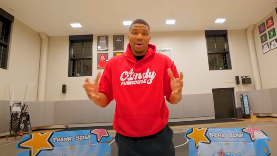 Ο Γιάννης Αντετοκούνμπο αγόρασε εταιρεία... ζαχαρωτών! (video)